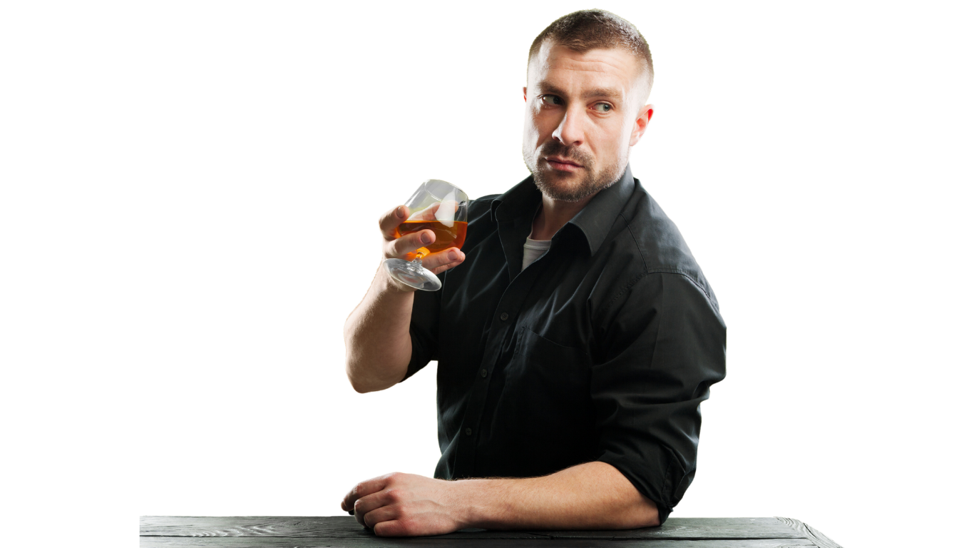 Barman z drinkiem przy drink barze