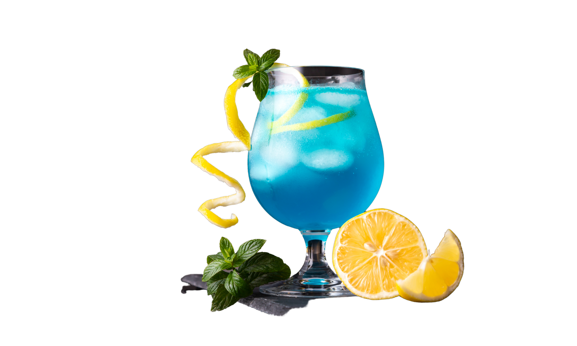 Niebieski drink z miętą i cytryną